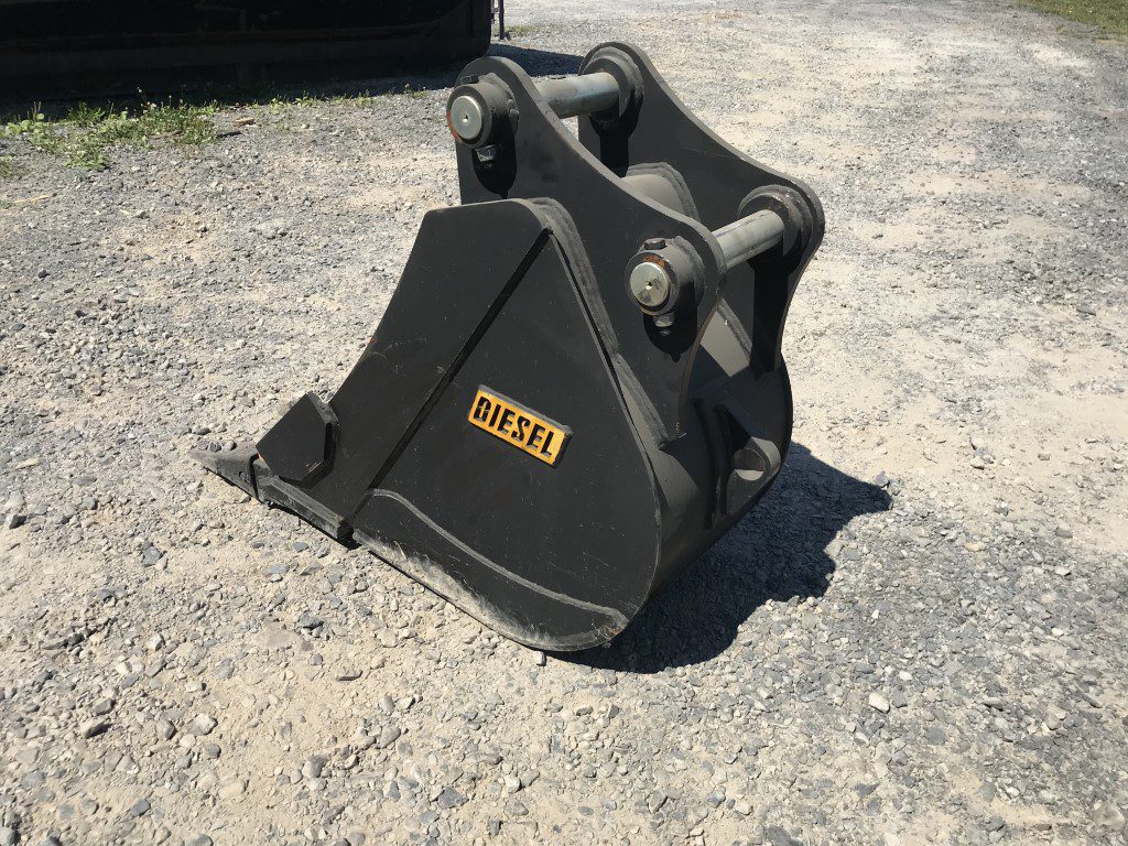 18'' Bucket for 80CL Excavator - Image 3