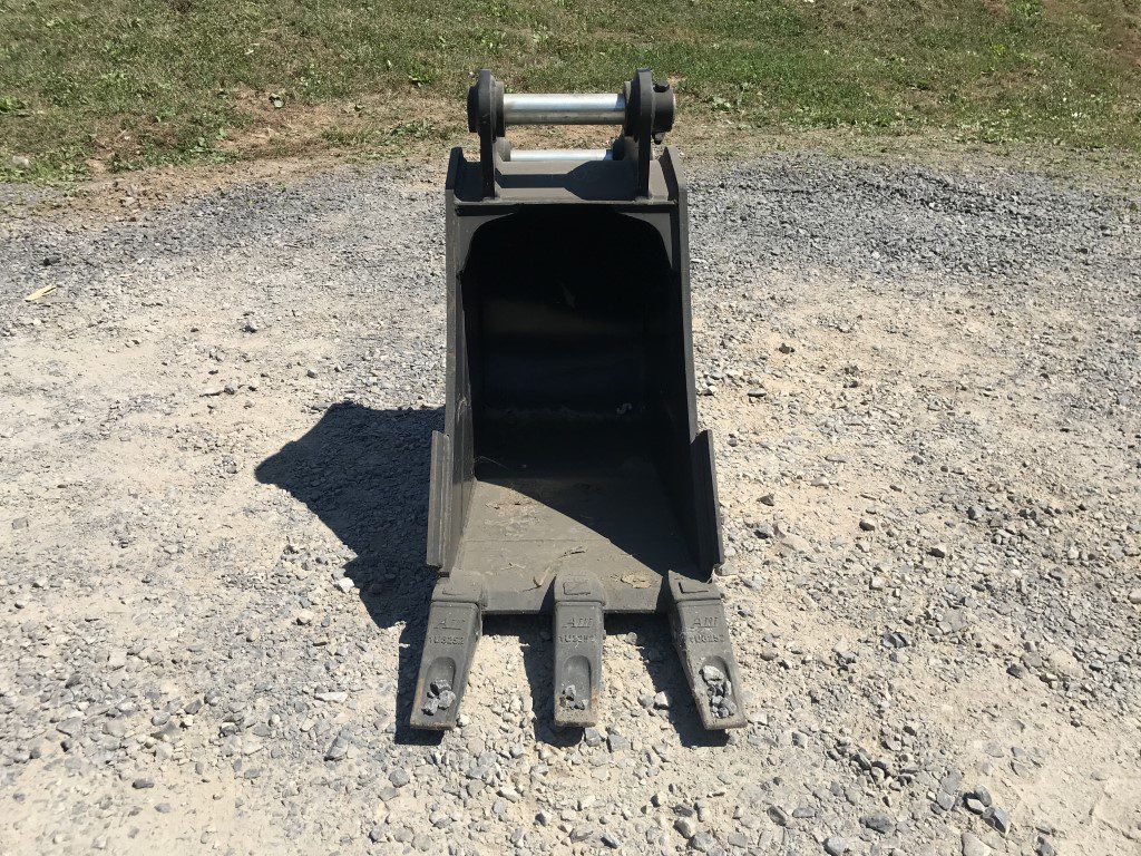 18'' Bucket for 80CL Excavator - Image 9