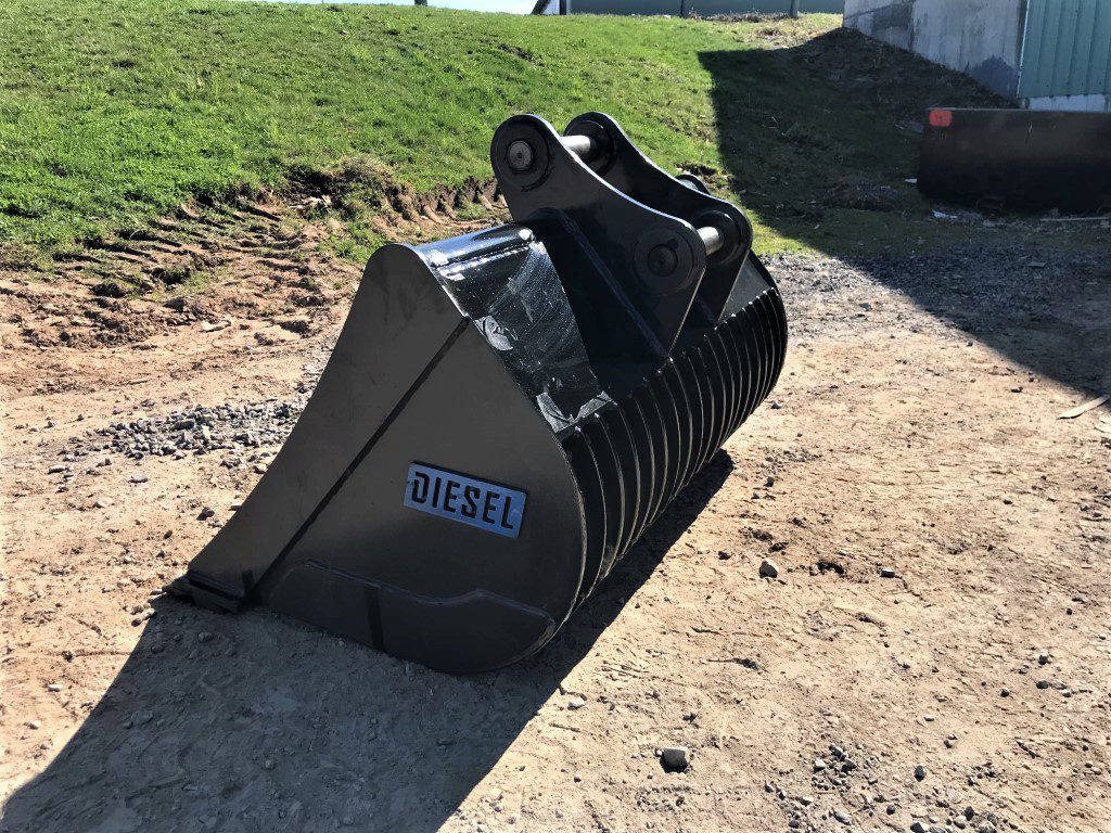 48" Screening Bucket for 80CL Excavator - Image 4