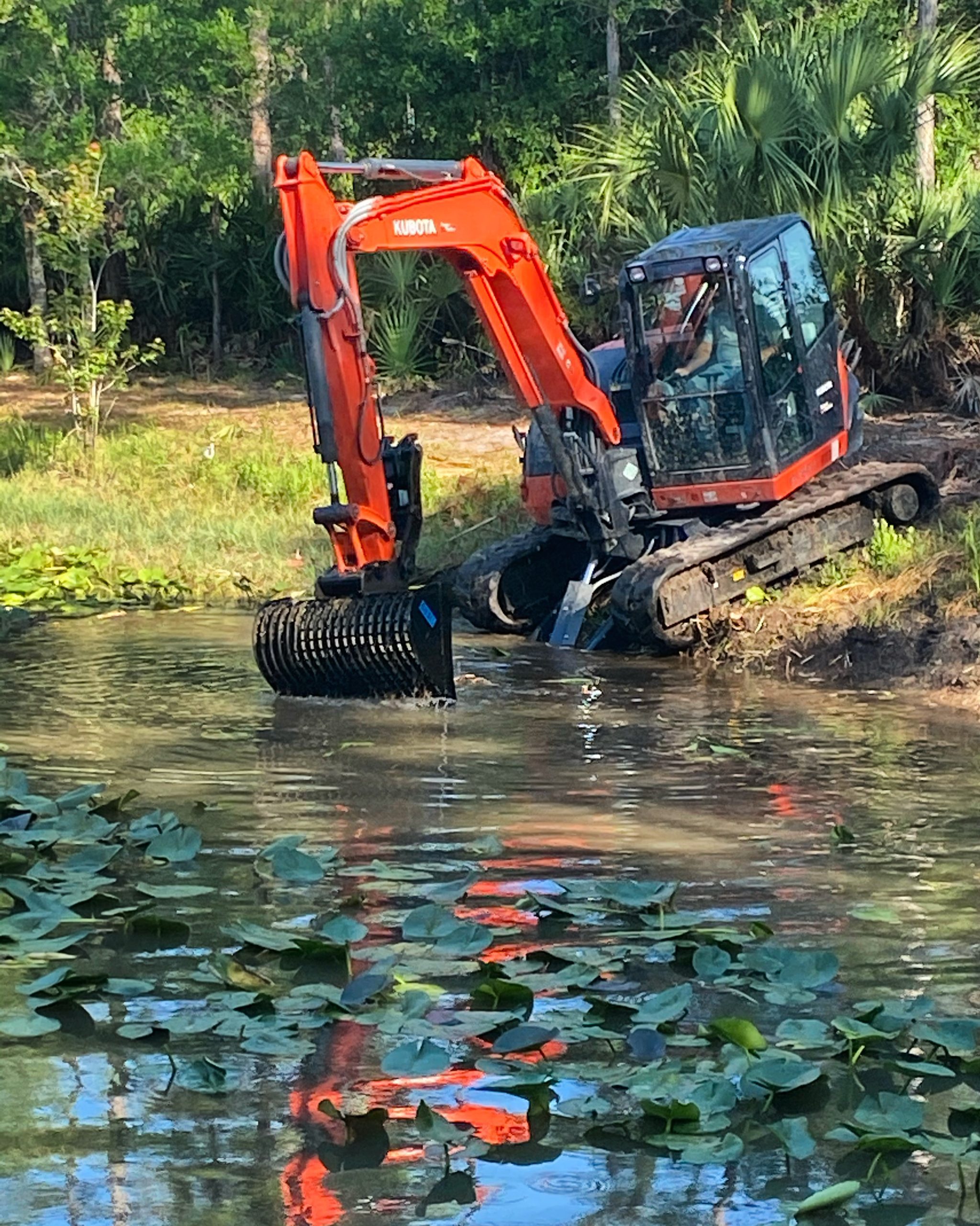 42" Screening Bucket for 35CL Excavator - Image 8