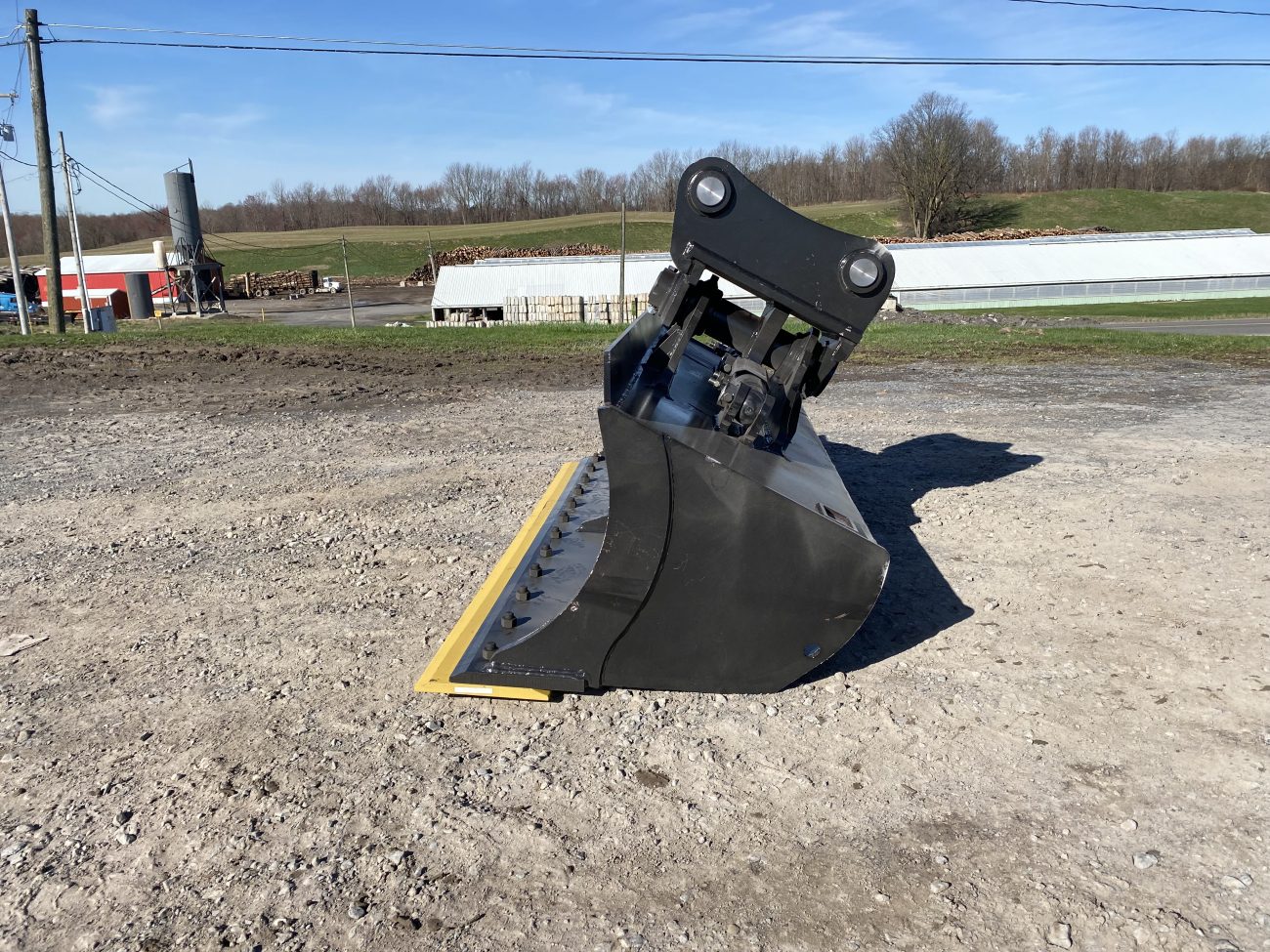 72" Low Profile Hydraulic Tilt for 120CL Excavator - Image 3