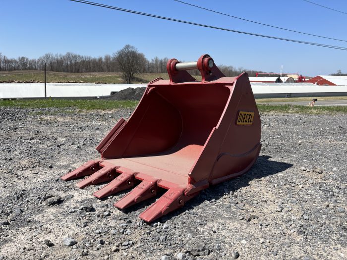 24" VIO35 Heavy Duty Dig Bucket