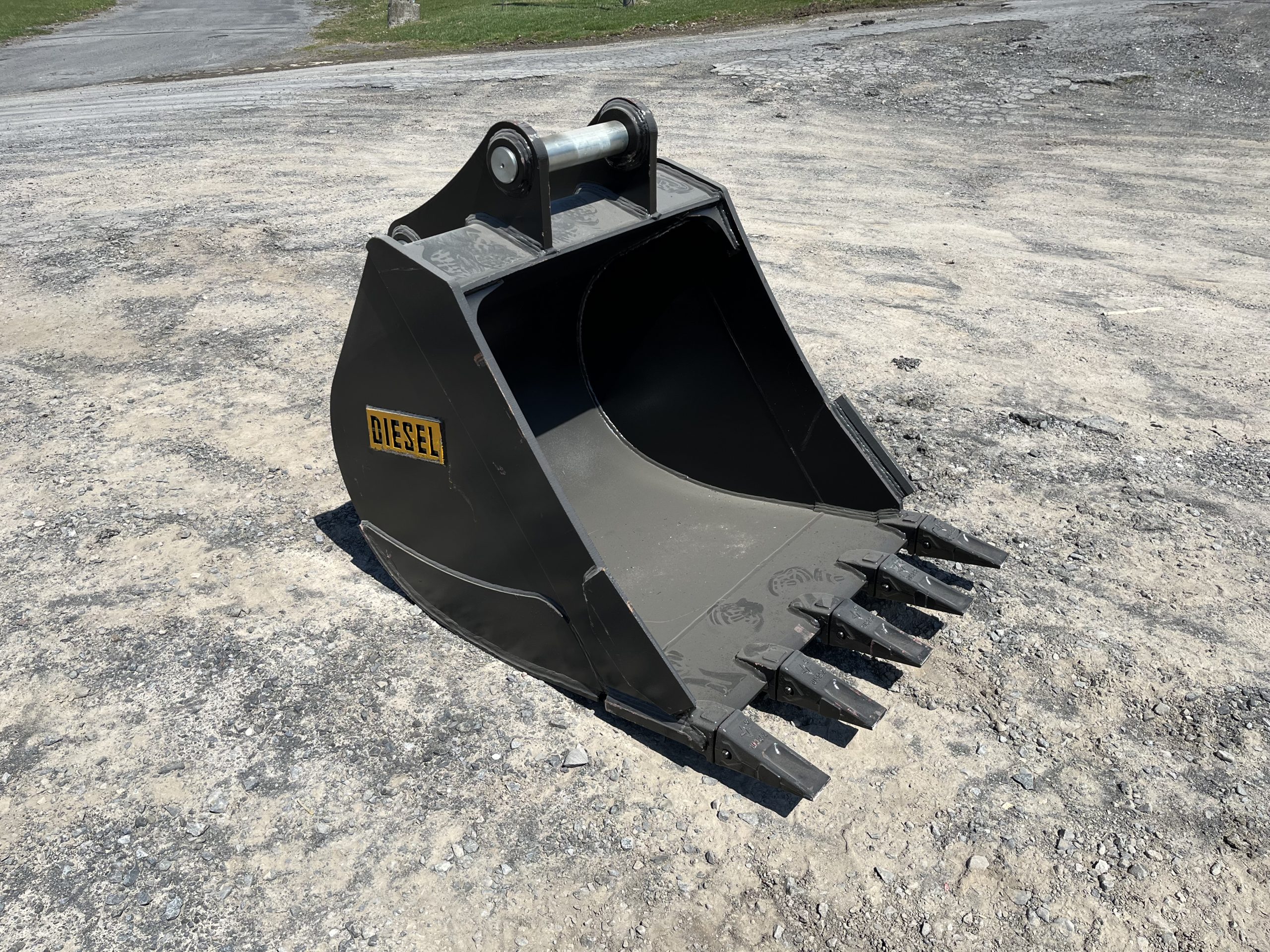 36'' Bucket for 120CL Excavator - Image 7