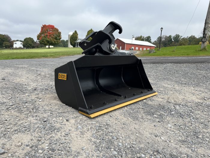 42" Hydraulic Tilt Ditch Cleaning Bucket for Bobcat E35 Excavator
