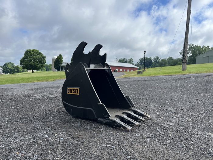 18" Bucket For Kubota KX057